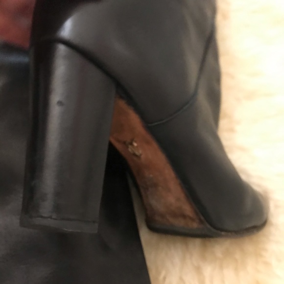 Vince Camuto Signature- VC line signature fine Italian leather boots - Picture 4 of 8